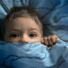 'Mami, tati, mi-e frică de întuneric'. Teama de întuneric la copii - cum îi putem ajuta să o depășească