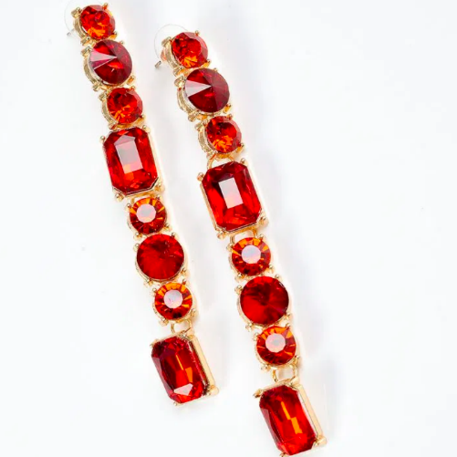 Cercei lungi cu pietre roșii