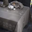 Shopping pentru caminul tau: 19 fete de masa deosebite