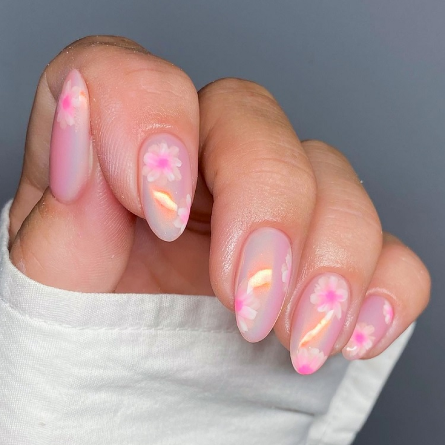 Modele de unghii trendy pentru primăvară și Paște 