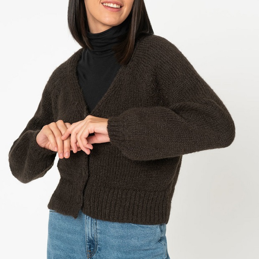 Cardigan crop cu decolteu în V de la Only, în nuanță închisă de maro 