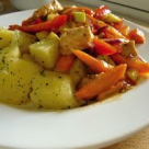 Pui cu legume si cartofi natur