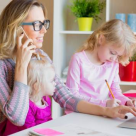 7 sfaturi utile de la #Mamprenoare: Cum poți găsi echilibrul între muncă și familie?