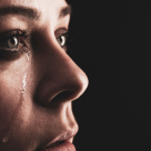 Lacrimile inseamna FORTA!  5 motive care arata de ce oamenii care plang sunt cei mai puternici