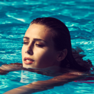 Porti lentile de contact la piscina sau la mare? Urmeaza aceste 5 sfaturi!