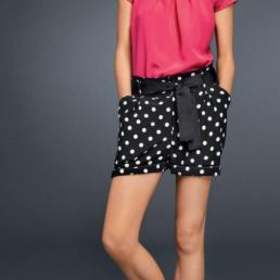 Pantaloni scurti cu buline