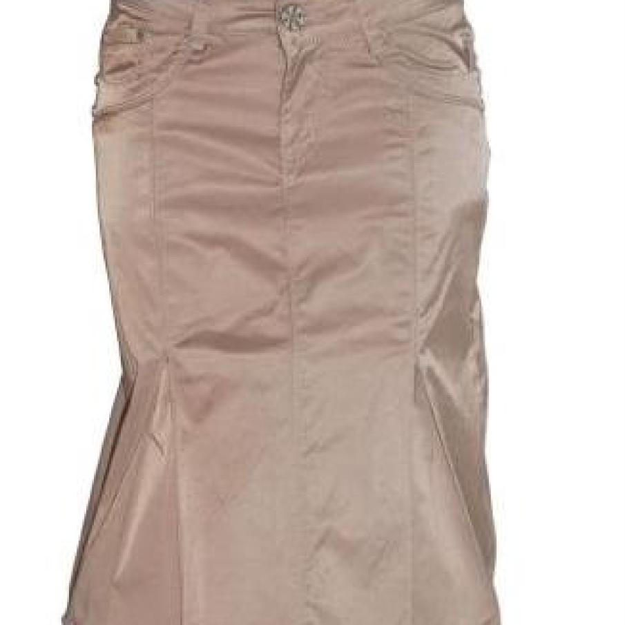 Fusta medie, usor evazata