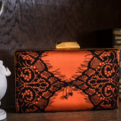 Colectia de clutch-uri de matase SILKDOM disponibila si in cadrul Dacia 24!