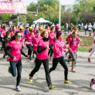 Mii de bucuresteni au alergat si anul acesta pentru a ajuta femeile care au trecut printr-o mastectomie
