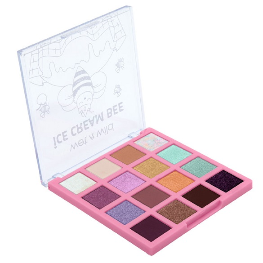 Gama Color Icon de farduri de pleoape de la Wet n Wild cu textura de pudră compactă pentru a realiza cele mai creative machiaje 