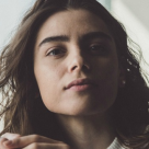 Afirmații de Louise Hay - Cum să contracarezi gândurile negative despre ceilalți și să te eliberezi prin iertare