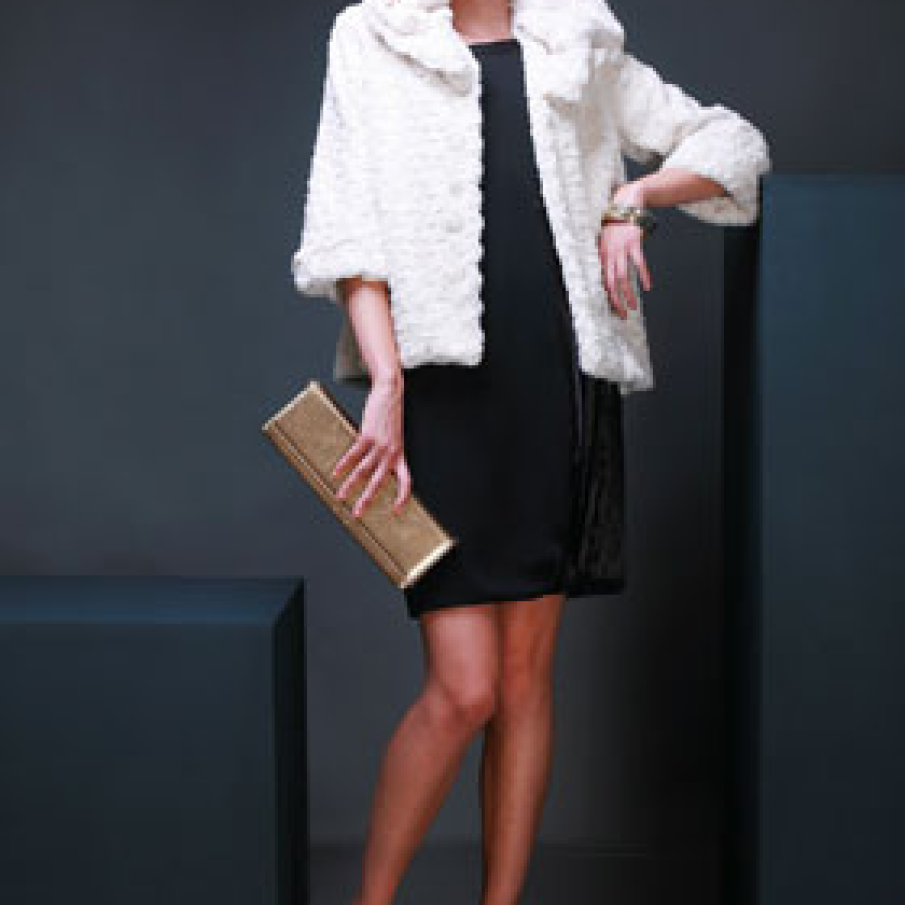 Rochie neagra simpla, un look elegant