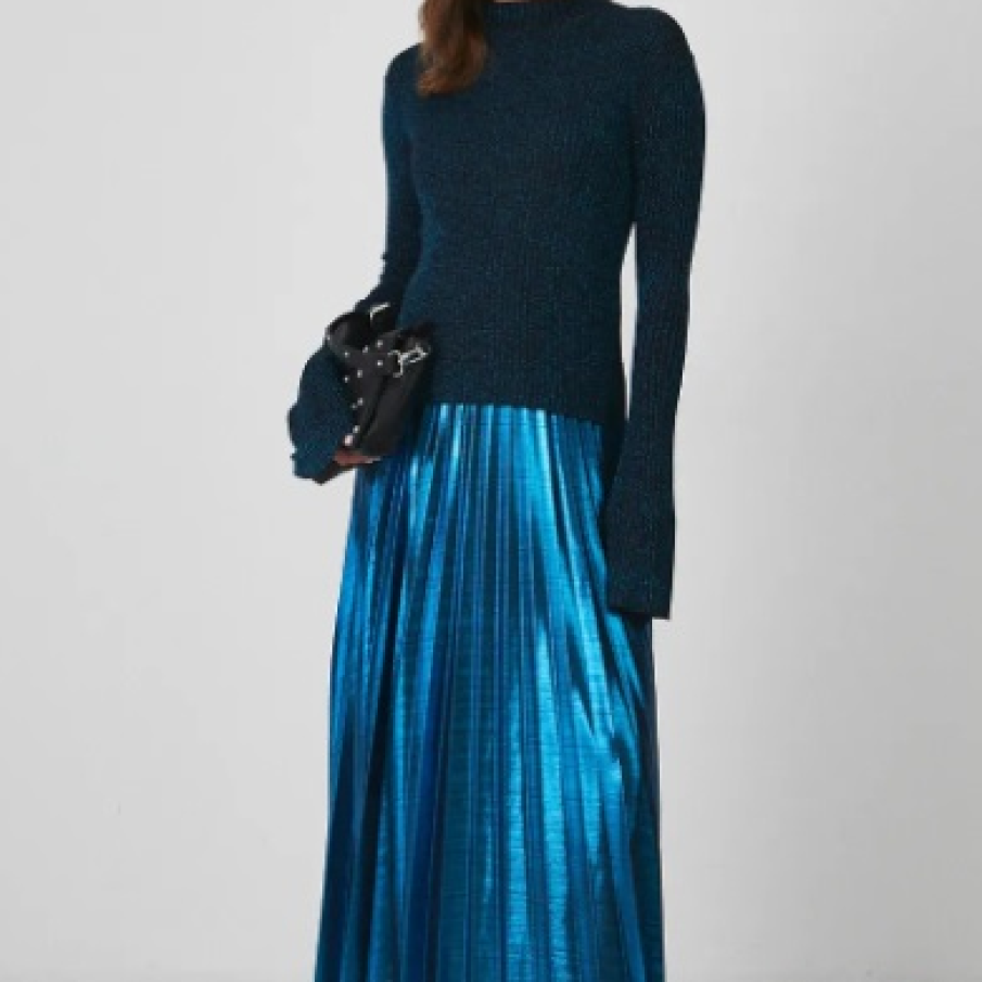 11 modele de fuste plisate și stilate, în tendințe în toamna 2025