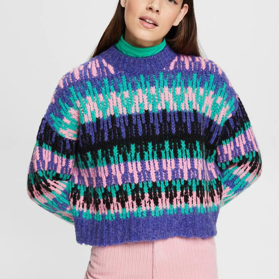 Pulover tip crop semnat EDC by Esprit, având o croială lejeră și imprimeu geometric 