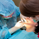 Ai o respirație urât mirositoare? Care pot fi cauzele?