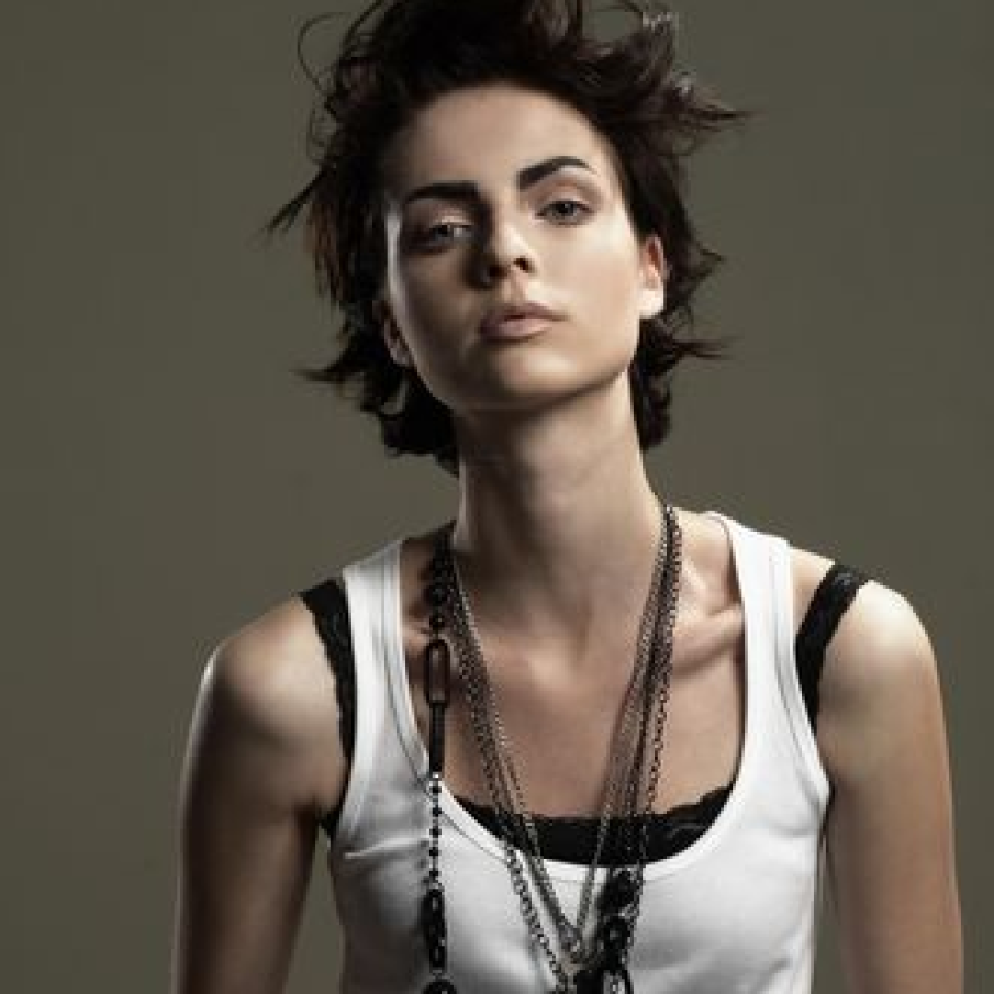 Look adolescentin, rebel, pentru parul scurt 