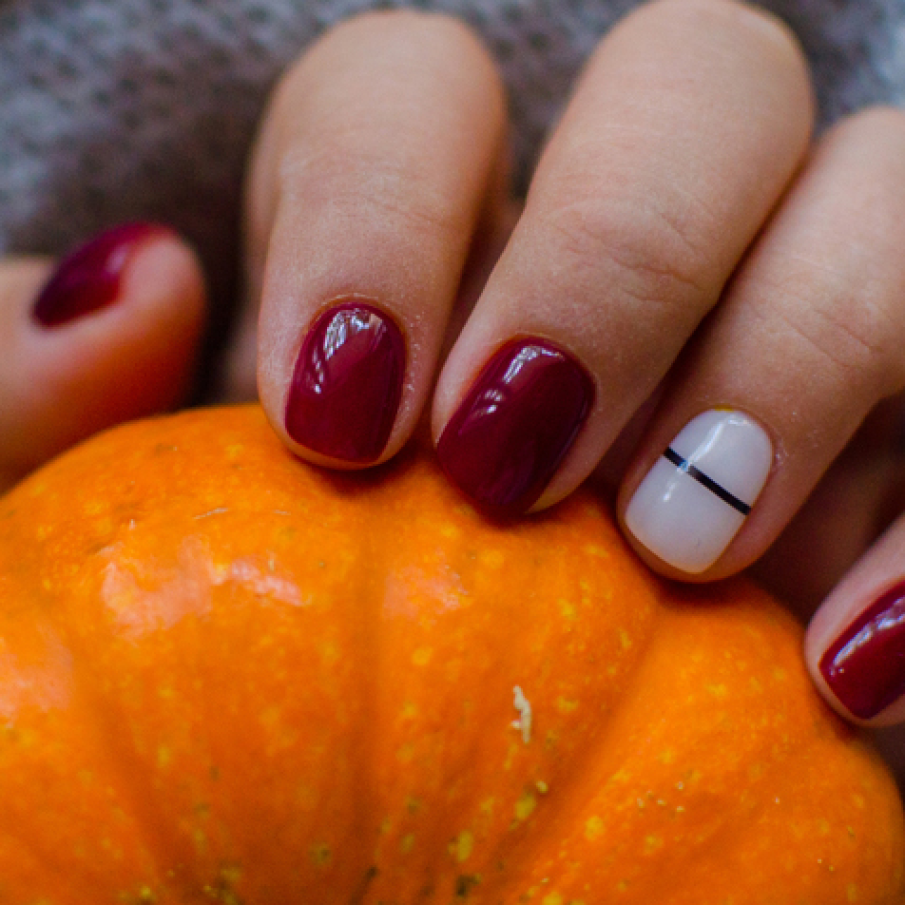 Manichiură de toamnă - minimalist