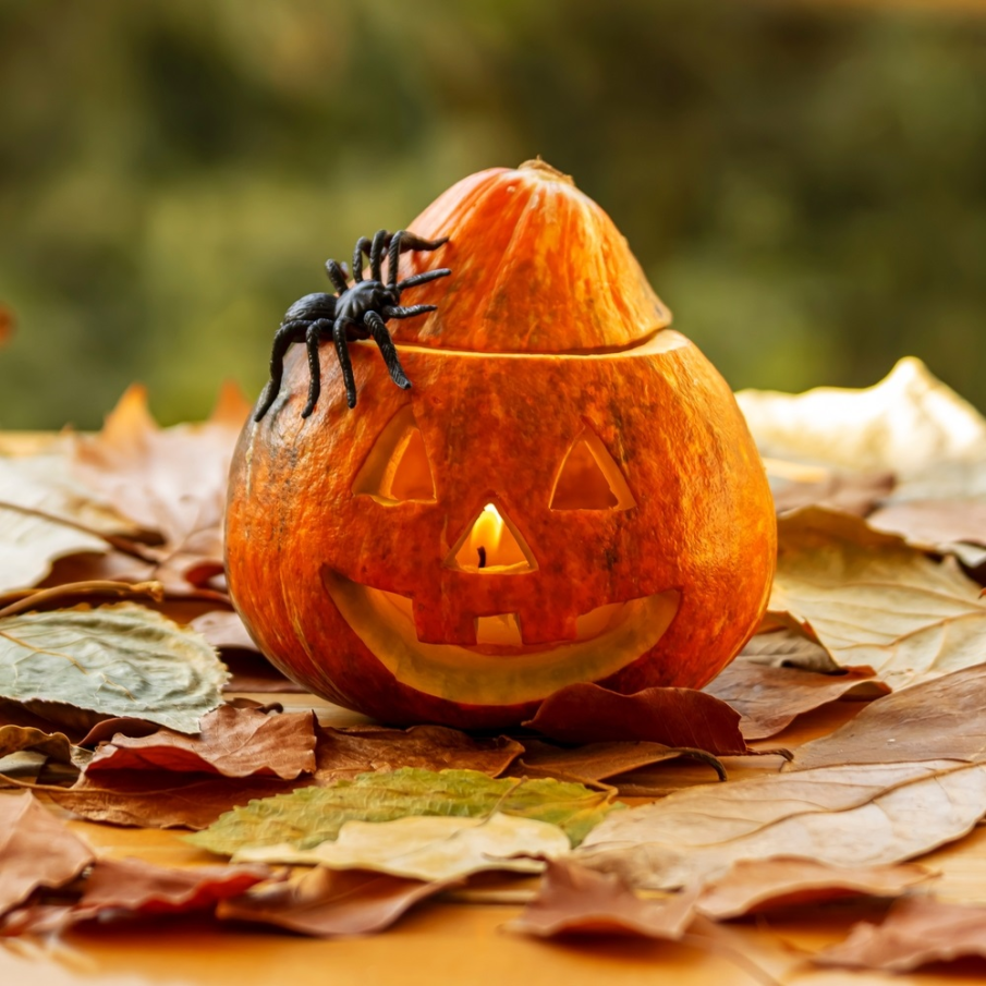 Dovleac de Halloween sculptat 