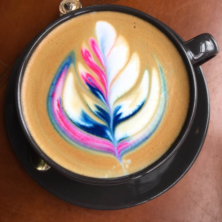 Cafeaua fantezie - curcubeul din cafea 