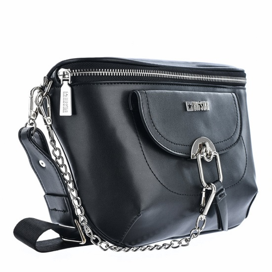 Borsetă Big Star din piele ecologică cu logo și un lanț din zale drept accesoriu. 