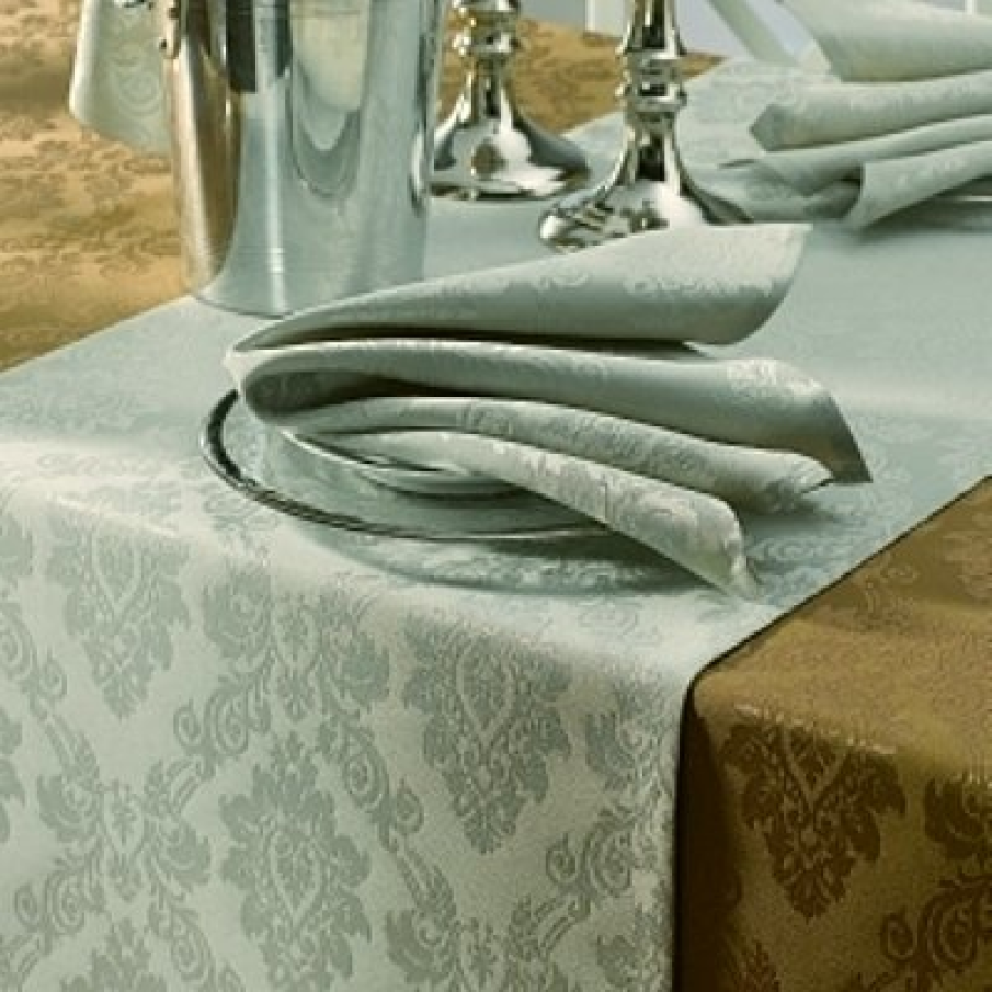 Față de masă Sander Basics Brillant cu protecție anti-pată, în nuanță de gri argintiu