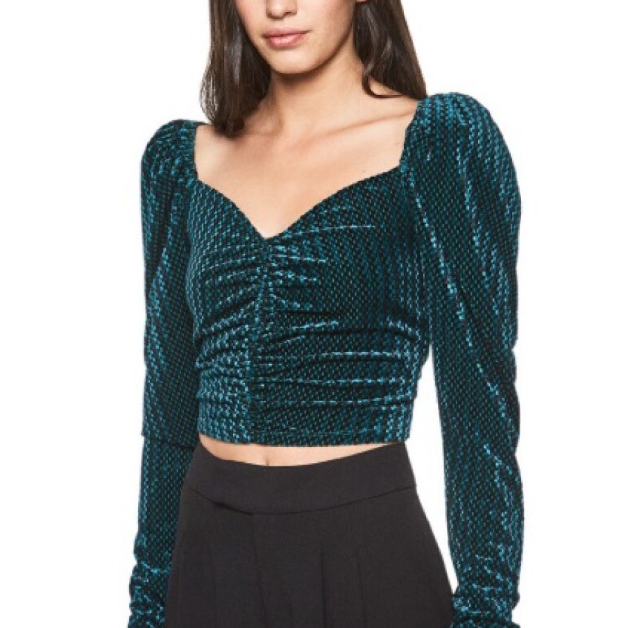 10 piese vestimentare din CATIFEA, materialul trending al toamnei 2025