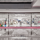  Lefties vine în premieră în România, cu ultimele tendințe în modă la prețuri accesibile