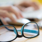 Află cum previi apariția prematură a defectelor de vedere cauzate de digital