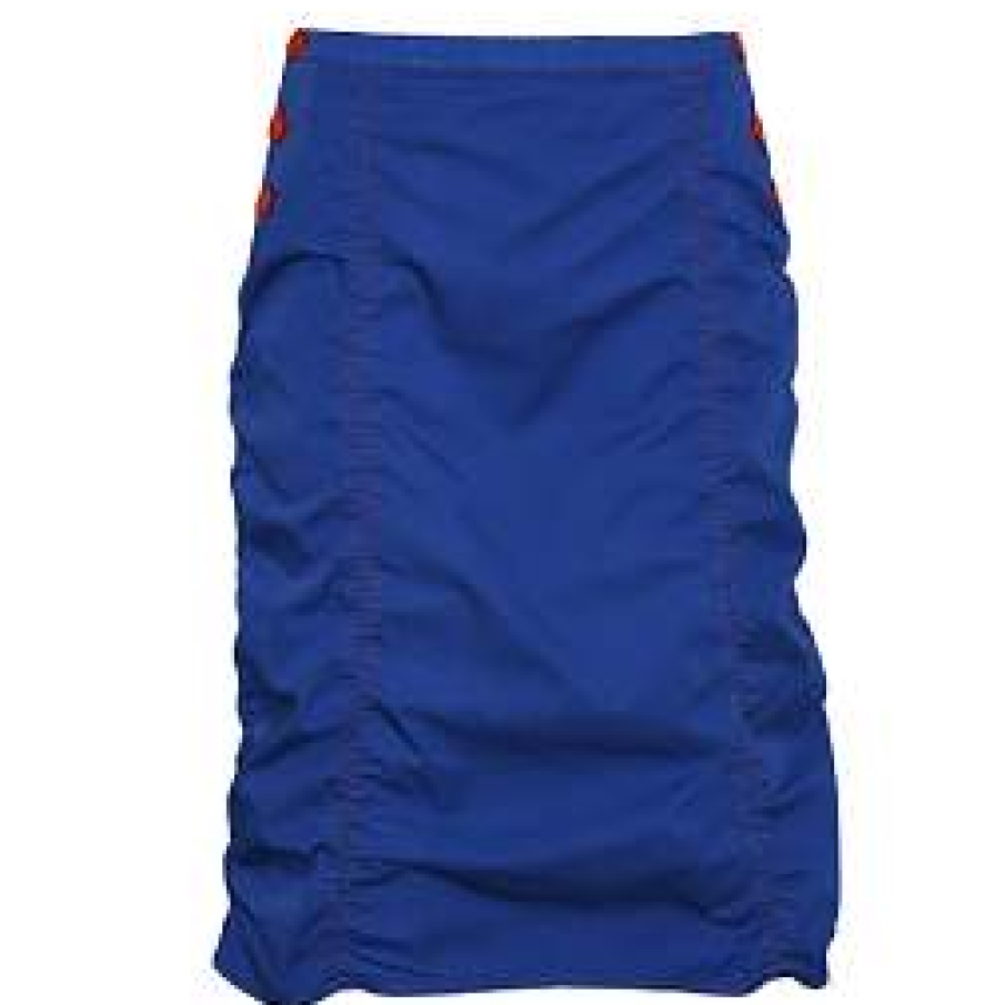 Fusta midi cu clini laterali usor incretiti.