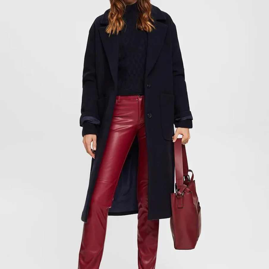 Pantaloni de piele ecologică EDC by Esprit, în nuanță de roșu bordeaux, cu talie medie, tip slim