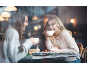 Iesim sa bem o cafea in oras pentru a discuta despre ce s-a intamplat.