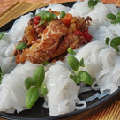 Piept de pui cu susan si taitei de orez