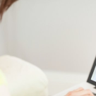 4 sfaturi pentru a nu pica in plasa aventurilor online (explicatiile psihologului)