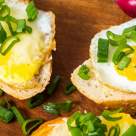 Micul dejun de duminica: Painici cu ochiuri de prepelita