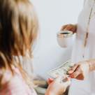 Educatia financiara – cum le vorbim copiilor despre bani?