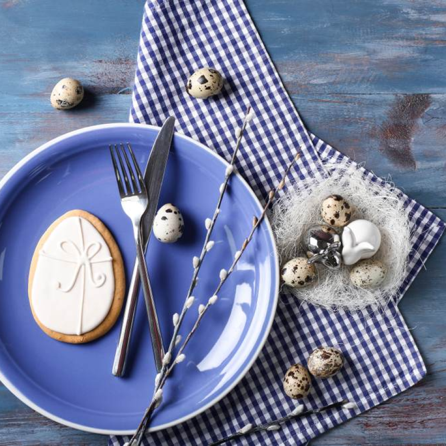 Farfurie si aranjament de Pasti 