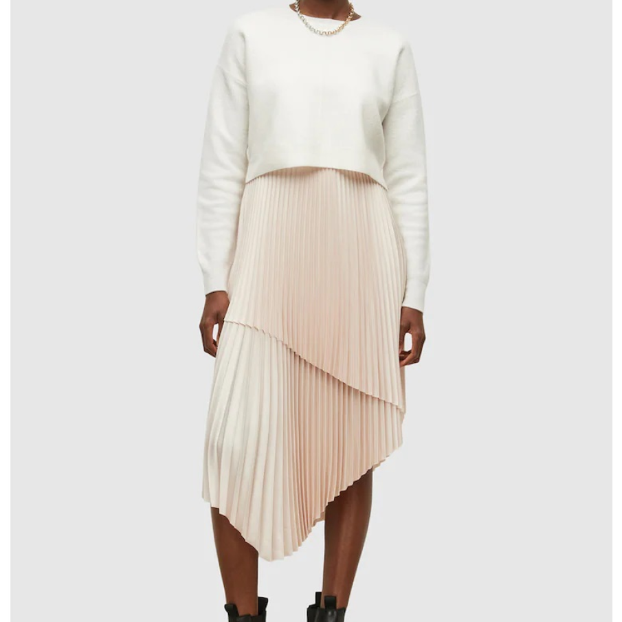 Rochie evazata cu model 2in, asimetrică și suprapusă, model plisat și pulover alb ce poate fi purtat deasupra