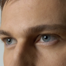 Top 8: cei mai atragatori barbati cu ochi albastri