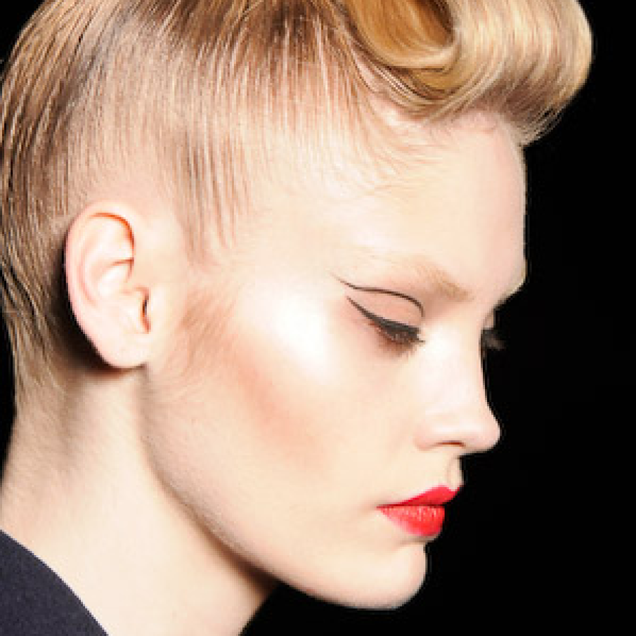 Coafura eleganta femme fatale