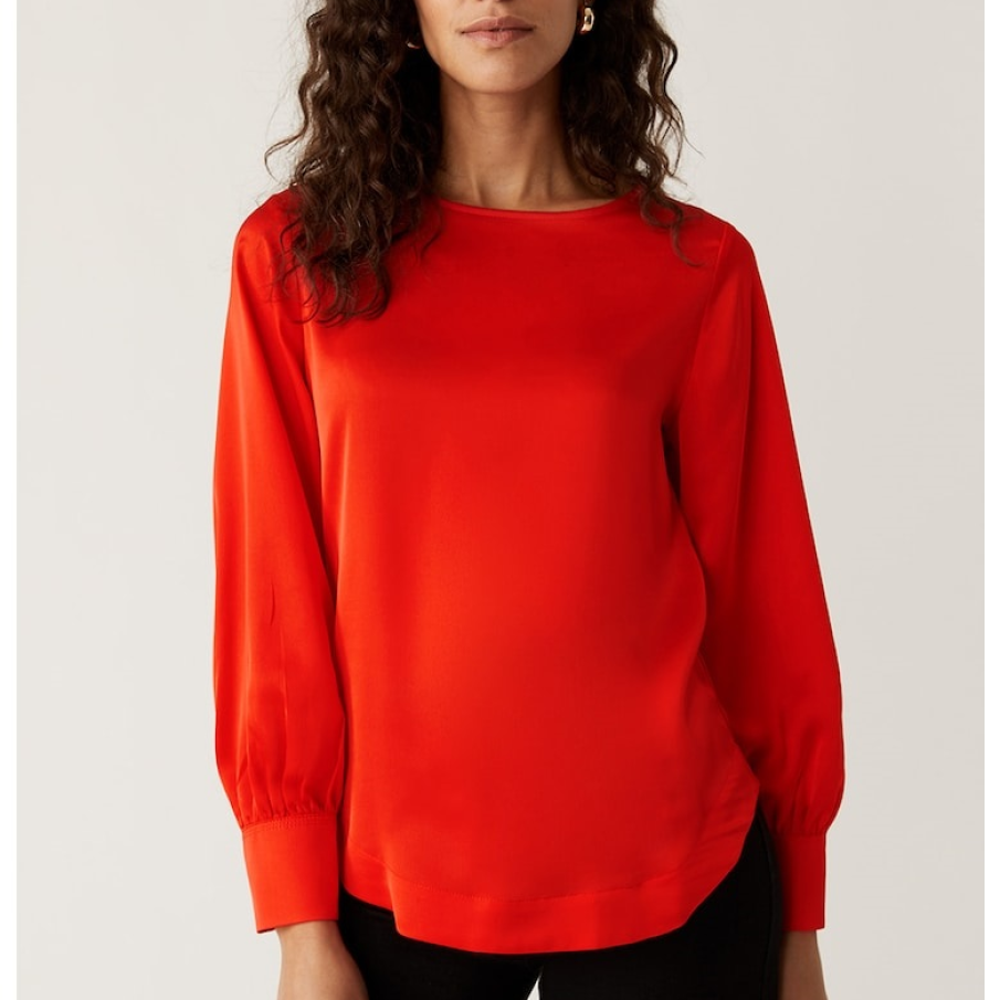 Bluza de satin în roșu verimillion, stil casual elegant, de la Marks & Spencer 