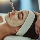 Când măștile faciale fac mai mult rău decât bine. Ce spun dermatologii și specialiștii