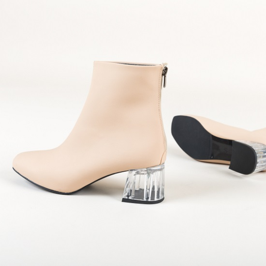 Botine cu tocul transparent 