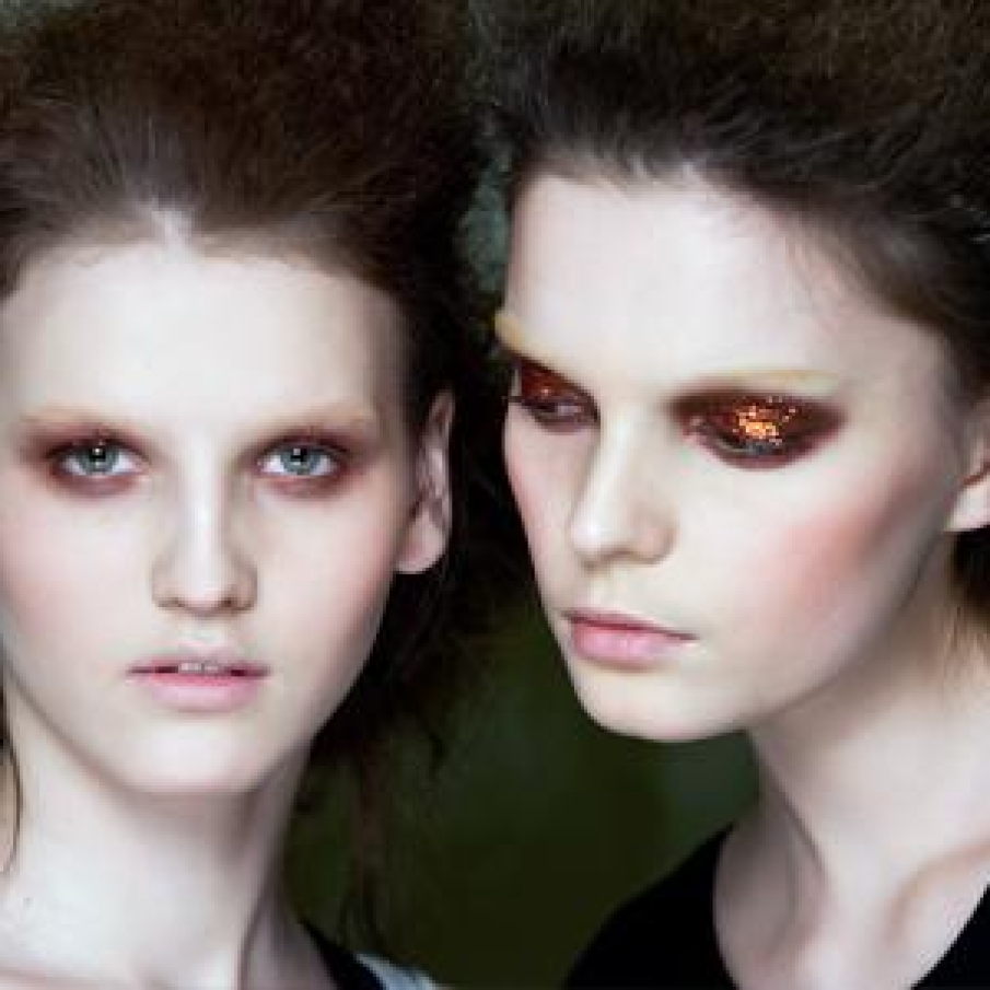 Ochi misteriosi, pleoape umede