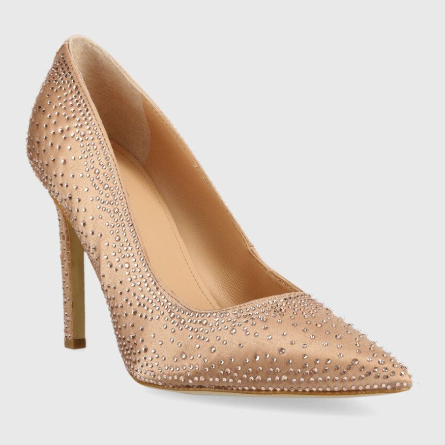 Pantofi cu toc Guess într-o minunată nuanță bej nude, nuanța pielii. Sunt confecționați din material textil și sunt decorați cu cristale minuscule pentru un efect de strălucire