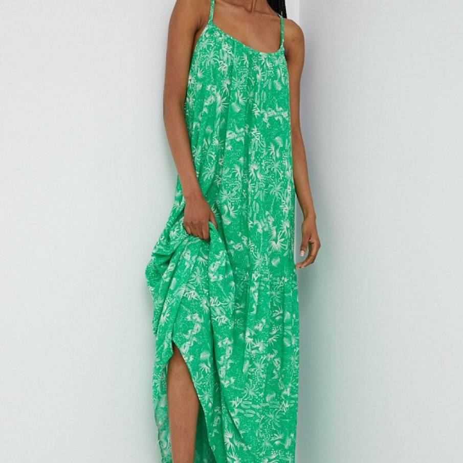 Rochie maxi verde, cu bretele care se încrucișează pe spate. Rochia este subțire și face parte din colecția Answear Lab.