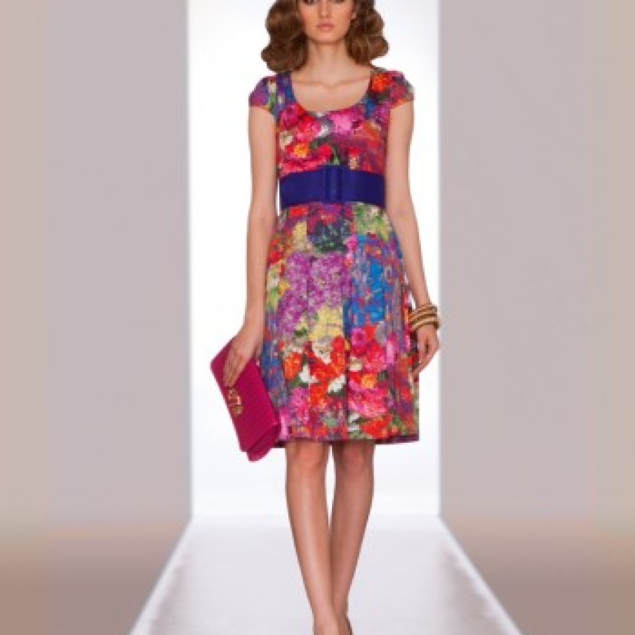 Rochie cu flori multicolore eleganta