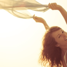 FERICIREA se INVATA: 6 OBICEIURI ale femeilor cu adevarat FERICITE