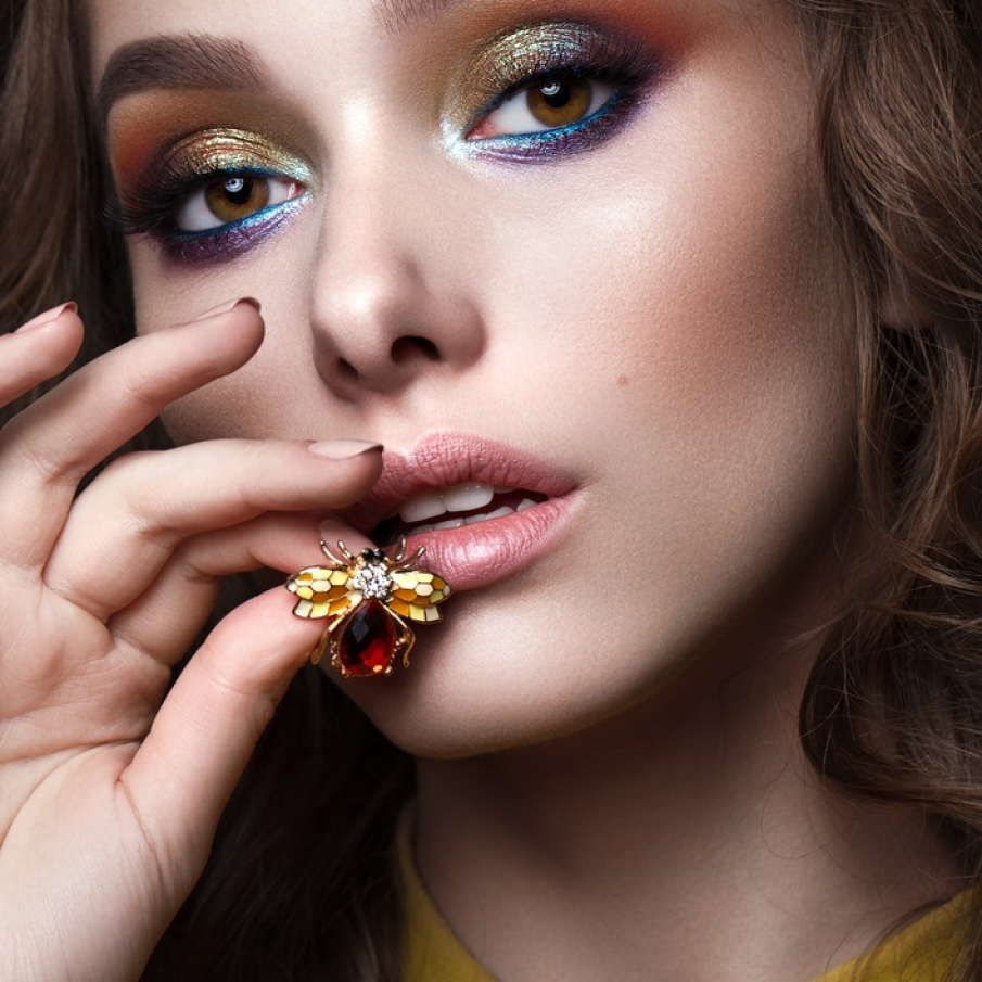 Machiaj multicolor pentru ochi căprui 