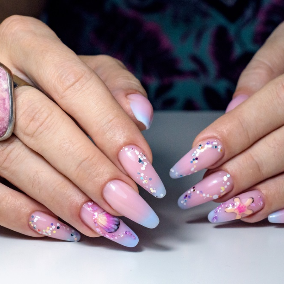  Manichiură cu cristale pentru vară 