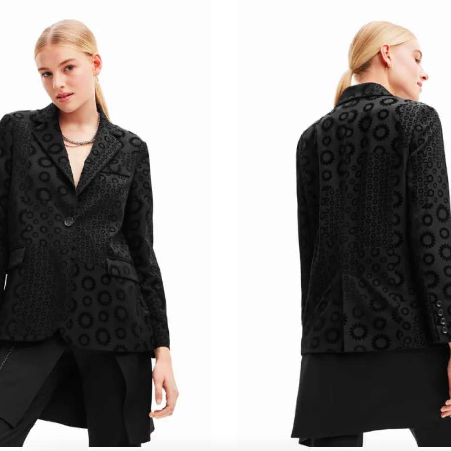 Desigual sacou culoarea negru, un singur rând de nasturi, modelator
